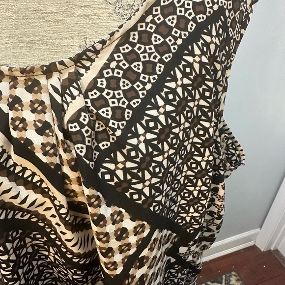 Patterned Top - Picture 2 of 5